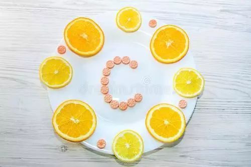 長期吃維生素C，可能會有這4個(gè)副作用，一定要注意用量